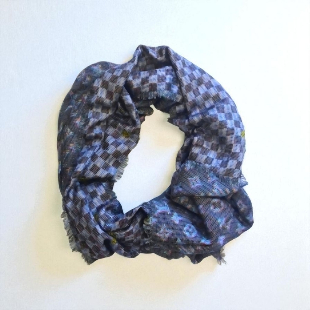 Authentic Louis Vuitton Pop Shawl - Picture 3 of 8